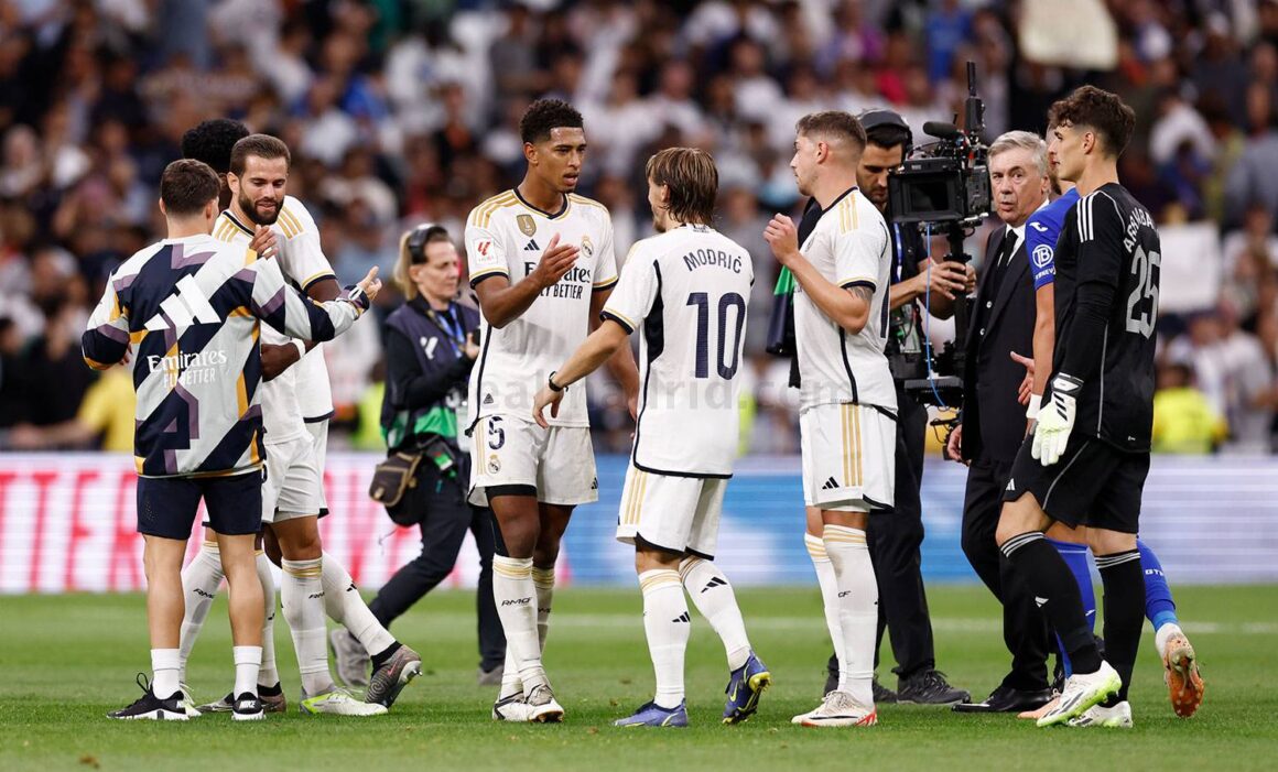 A Real Madrid játékosai ünneplik a Getafe elleni győzelmet.