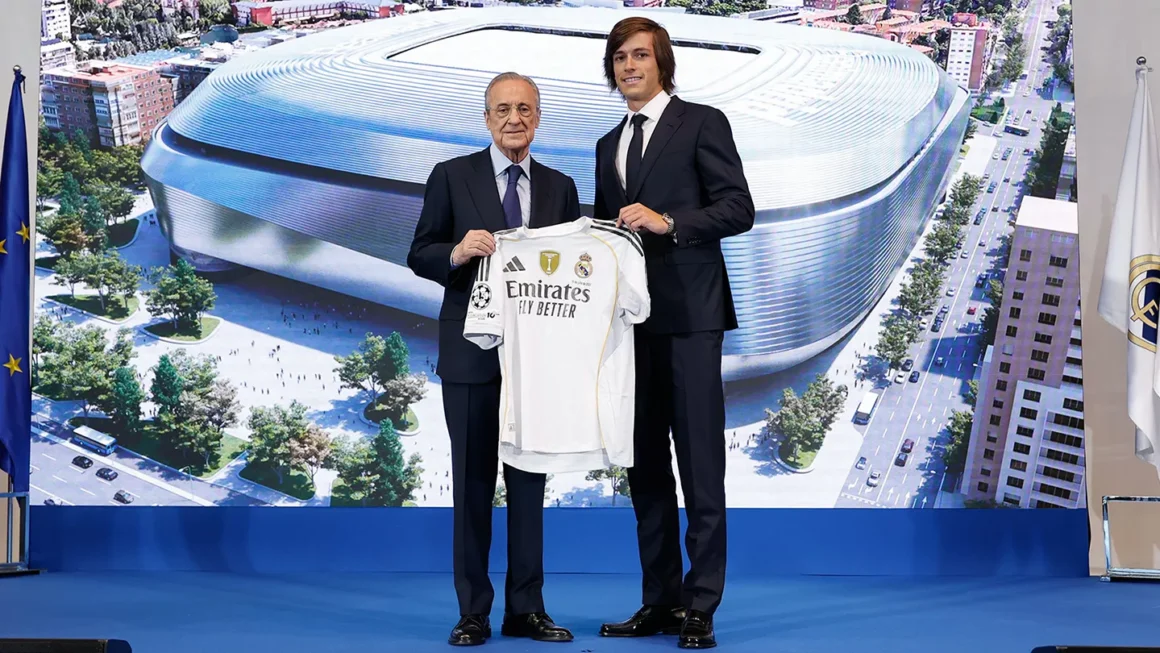 Florentino Pérez és Álvaro Carreras (forrás: realmadrid.com)