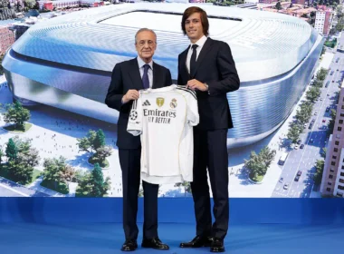 Florentino Pérez és Álvaro Carreras (forrás: realmadrid.com)