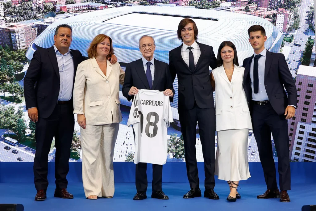 Florentino Pérez és Álvaro Carreras (forrás: realmadrid.com)