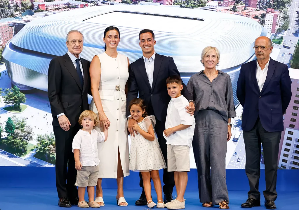 Florentino Pérez és Lucas Vázquez családja (forrás: realmadrid.com)