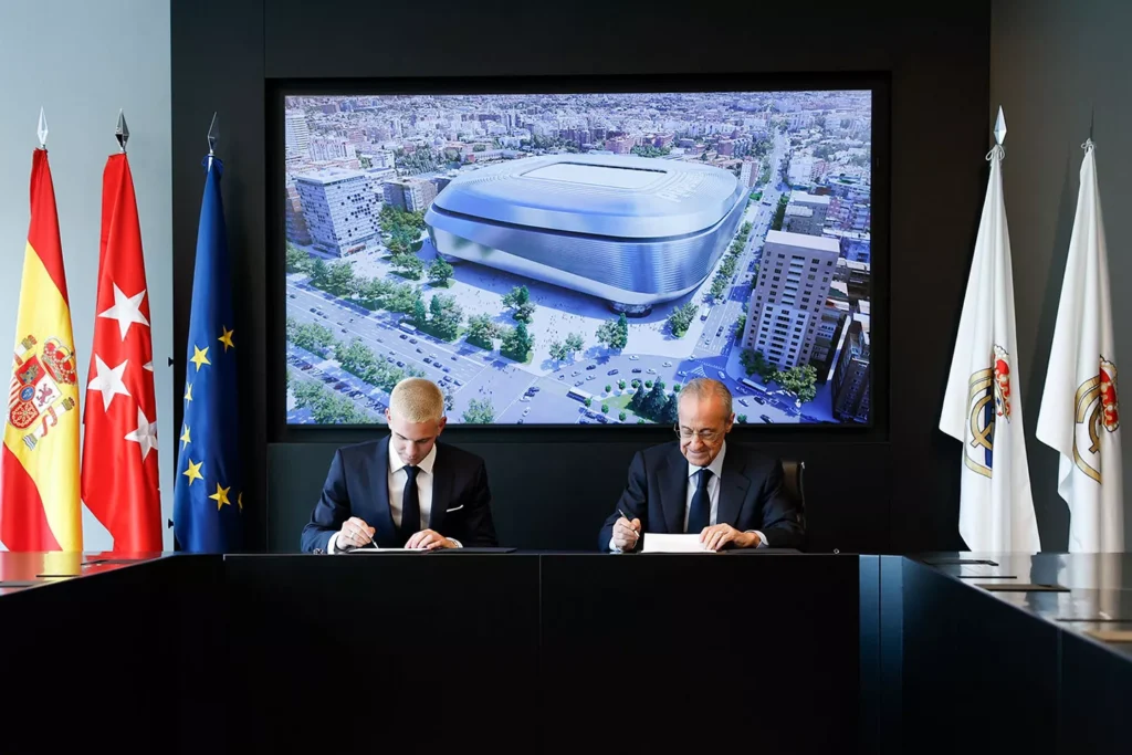 Florentino Pérez és Franco Mastantuono (forrás: realmadrid.com)