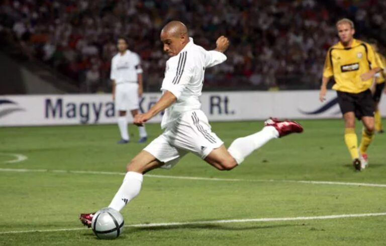 Roberto Carlos a Puskás Ferenc válogatott ellen (forrás: realmadrid.com)