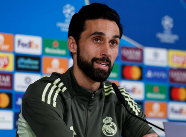 Álvaro Arbeloa a Monaco elleni Bajnokok Ligája meccs előtti sajtótájékoztatón 2026. január 19-én. (kép: realmadrid.com)
