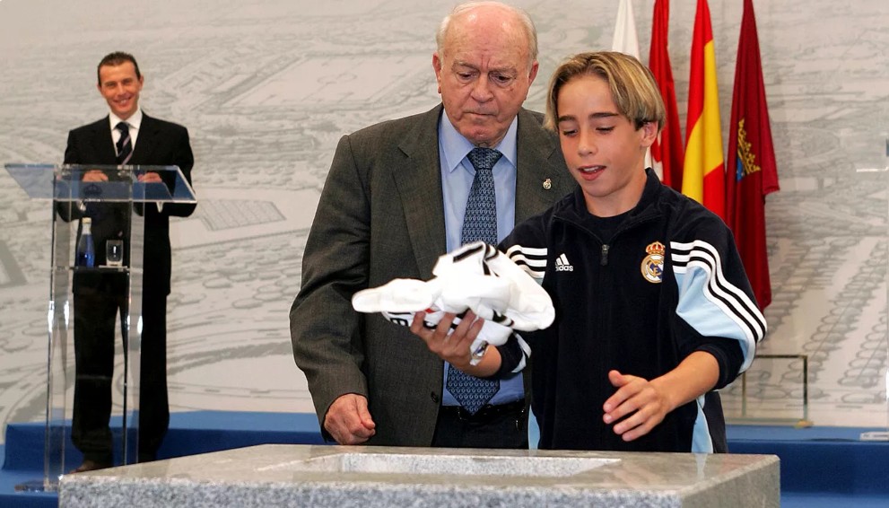 Alfrédo Di Stéfano és Daniel Carvajal 2004-ben (forrás: realmadrid.com)