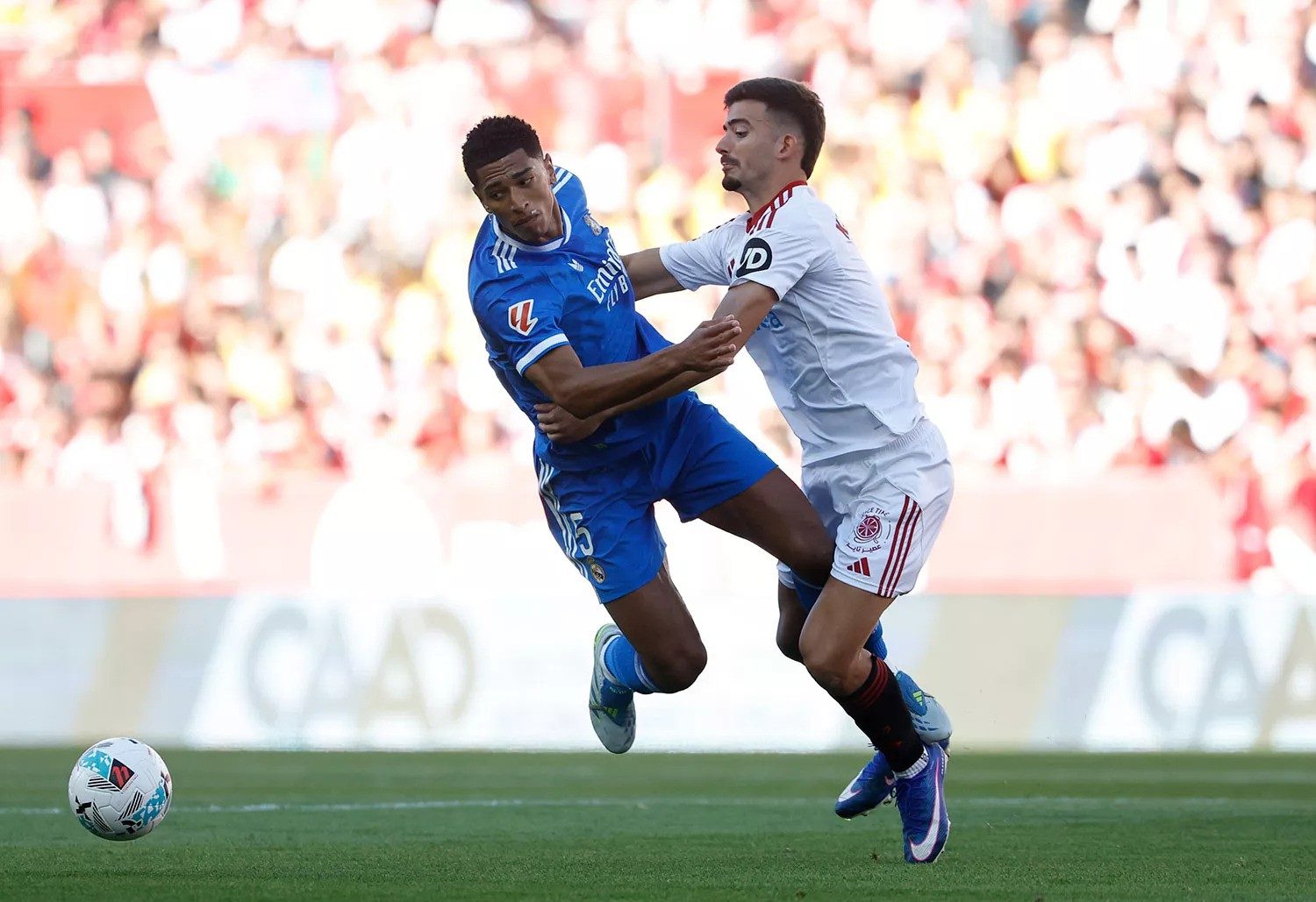 Jude Bellingham küzdelmei a Sevilla ellen (forrás: realmadrid.com)
