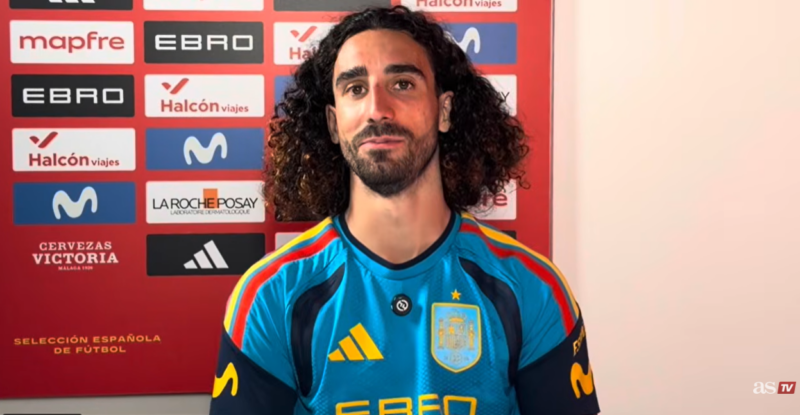 Marc Cucurella az AS-nek adott interjúja közben (forrás: www.youtube.com/@diarioas)