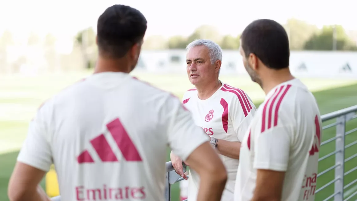 José Mourinho a valdebebas-i edzőközpontban (forrás: realmadrid.com)