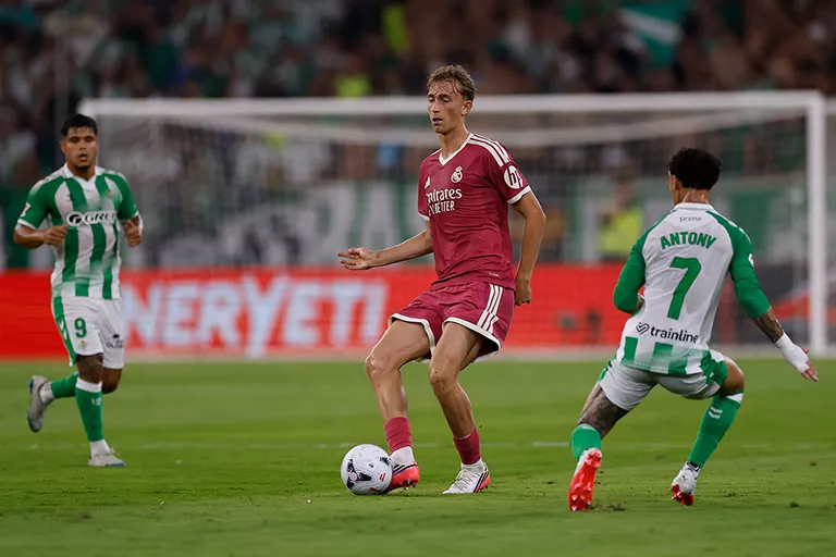 Dean Huijsen (forrás: realmadrid.com)