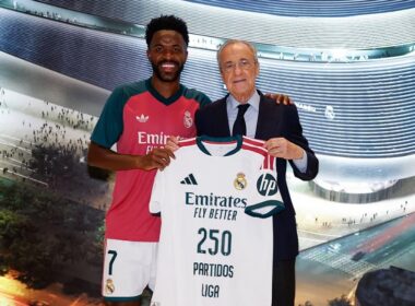 Vinícius Jr. és Florentino Pérez (forrás: realmadrid.com)
